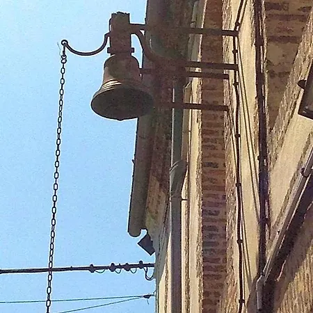 Le Dauphin Moulins-la-Marche