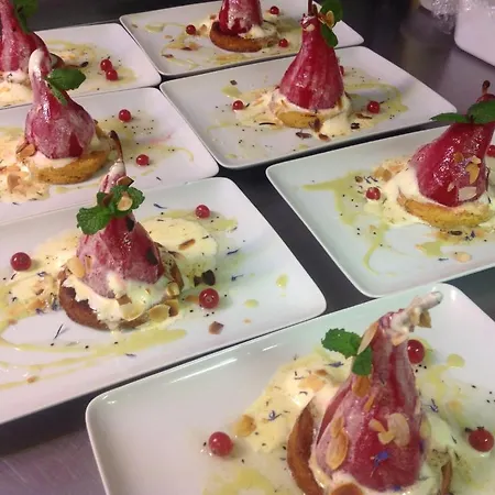 מלון Le Dauphin Moulins-la-Marche