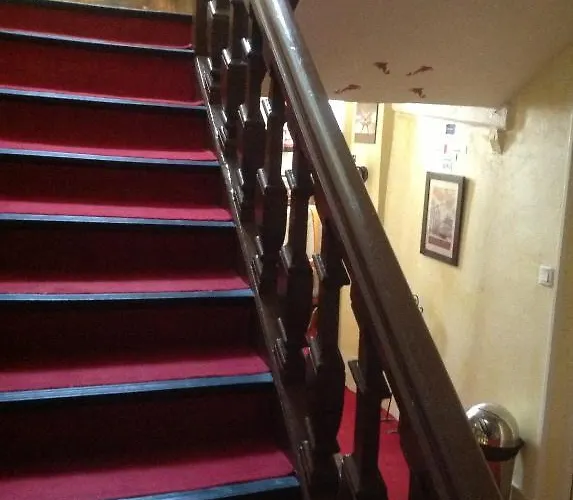 Le Dauphin Moulins-la-Marche